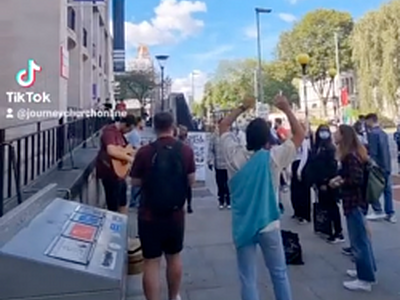 Spontaneous worship breaks out on Manchester Campus