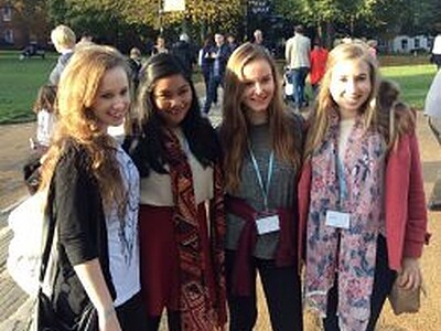 How do I make friends in freshers?